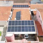 Casa com placa solar