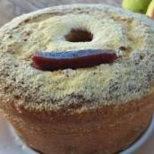 Bolo de Fubá com Goiaba