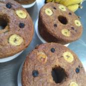 Bolo natural de Banana com aveia e uvas passas em Bauru