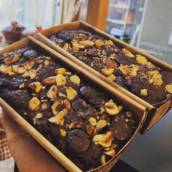 Bolo Natural de Cacau, castanha Pará e gotas chocolate 70% cacau em Bauru