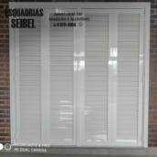 Porta janela sanfonada italiana