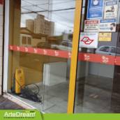 Faixa adesiva para parede ou vitrine em Bauru
