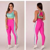 Conjunto de calça leggin com Top trançado nas costas 