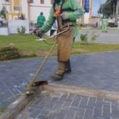 Execução de pintura de meio fios