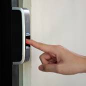 Porta eletrônica com biometria