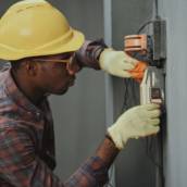 Instalação e manutenção de alarmes