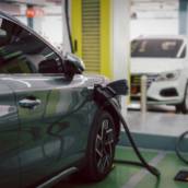  Execução de Carregadores de Veículos Elétricos