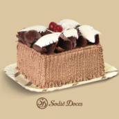 Bolo de Chocolate com recheio de Mousse de Chocolate