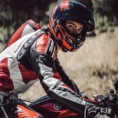 Macacão Dainese laguna seca 5 e Macacão alpinestars Gp Plus v4