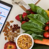 Programas de reeducação alimentar, feito pela nutricionista.