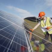 Manutenção de placa solar