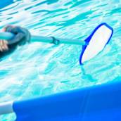 Limpeza regular da piscina