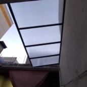 Toldo Fixo em Policarbonato Alveolar, compacto tipo vidro
