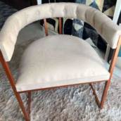 Poltrona Meia Lua - Conforto Moderno para Seu Espaço em Francisco Morato, SP