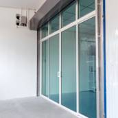 Porta de Vidro Temperado – Estilo e Funcionalidade em Balneário Camboriú/SC