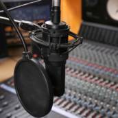 EMISSORA DE RÁDIO FM de Qualidade em São Manuel: Sintonize-se com o Melhor da Música e Informação Local