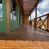 Deck de Pinus Tratado: Beleza e Resistência em Salvador, BA