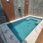 Piscina de cerâmica