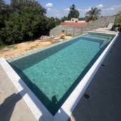 Piscina de Alvenaria com Borda Infinita: Sofisticação e Elegância - MR Piscinas Boituva - Riviera de Santa Cristina XIII, SP