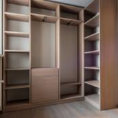 Roupeiro 4 Portas e Mesas de Cabeceira - Organize seu Quarto com Estilo e Funcionalidade em Pelotas/RS