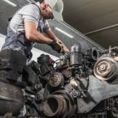  Motor para Caminhão - Potência e Desempenho Garantido - Araruama/RJ