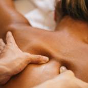 Massagem Sensitiva em Bauru: Conexão e Equilíbrio Energético com Toques Suaves