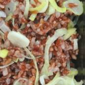 Arroz vermelho com alho-poró