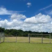 Campo de Futebol com Iluminação Noturna - Lazer e Confraternização em Leopoldina, MG