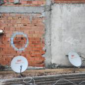 Antenas Parabólicas banda Ku StarOne C2 70w instalada para quatro pontos no bairro Jardim Santa Cristina em Santo André em 10/04/2025