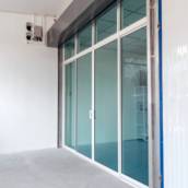 Portas de Vidro Temperado com Design Moderno – Jaú, SP