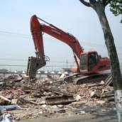 Limpeza de obra (retirada de descarte) em Águas de Santa Bárbara