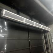 Instalação Cortina de Ar em Praia Grande/SP: Climatização Eficiente Mesmo com Portas Abertas