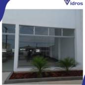 Vitrines de Vidro em Alfenas – Destaque Sua Loja com Estilo e Elegância