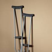 Locação de Muletas Axilar e Canadense em Lapa – Equilíbrio e Mobilidade Garantida