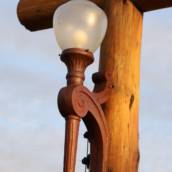 Poste de Eucalipto Tratado – Robustez e Durabilidade em Capelinha