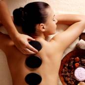 Massagem com Pedras Quentes