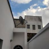 Antena parabólica banda Ku StarOne C2 70w instalada para dois pontos com receptores Century MidiaBox B7 no bairro Ipiranguinha Santo André em 18/09/2025