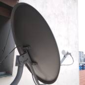 Antena Parabólica banda Ku StarOne C2 70w instalada para três pontos com receptores Century MidiaBox B7 no bairro Vila Assunção Santo André em 06/10/2025
