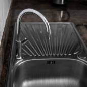 Pias em Aço Inox em Contagem – Resistência e Elegância para Seu Espaço