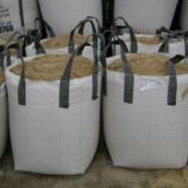 Ideal para preparo de concreto, argamassa e reboco. Vendemos tanto a granel quanto em bags de 1m³, facilitando o transporte e a organização da obra