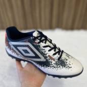Chuteira Umbro Society masculina adulta