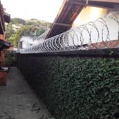 Instalação de Cerca Concertina – Segurança Eficaz em Cataguases, MG