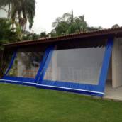 Toldo Cortina com Visor – Proteção Versátil e Elegância para Ambientes em Avaré