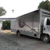 Toldo Cortina com Braço para Caminhão: Versatilidade e Proteção - Avaré 