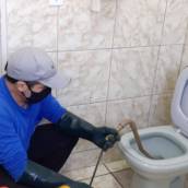 Desentupimento de Vaso Sanitário no Bairro Brabancia em Avaré