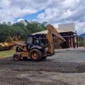 Alinhamento de Estacionamento e Espalhamento de Fresa de Asfalto em Criciúma, SC