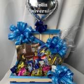 Cesta Feliz Aniversário - chocolates em Ourinhos, SP por Flor de lis - Floricultura e Presentes