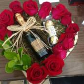 Coração com 12 Rosas Vermelhas, Chocolate e Chandon