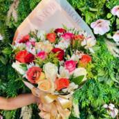 Rosas Coloridas - Alegria e Diversidade em Cada Arranjo - Ourinhos/SP