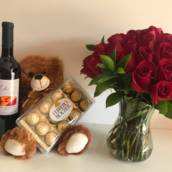 Arranjos com Pelúcia, Chocolate e Vinho - Presentes Completos para Momentos Especiais - Ourinhos/SP